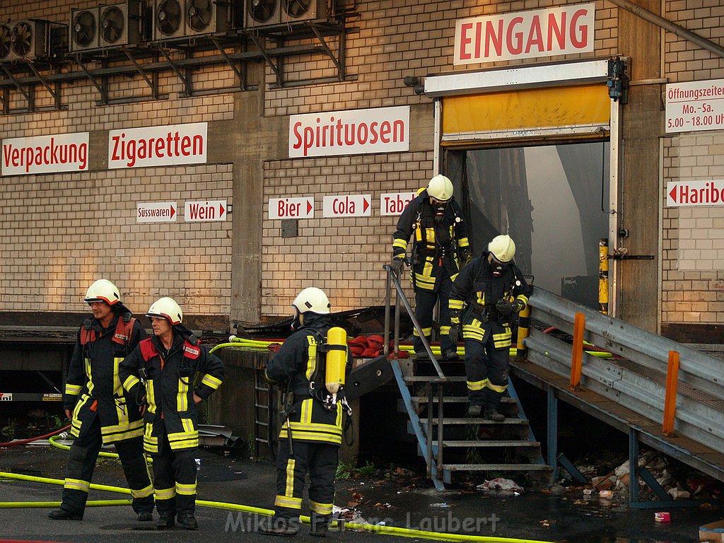 Grossbrand Halle auf dem Grossmarkt Koeln P886.JPG